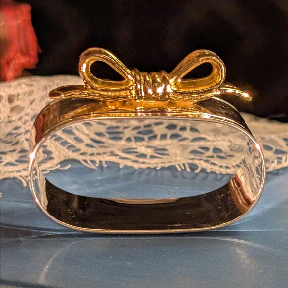 Set of 4 Elegant Silver Plated Oval Napkin Rings w/ Gold Plated Bows-Great Gift! - Picture 4 of 7
